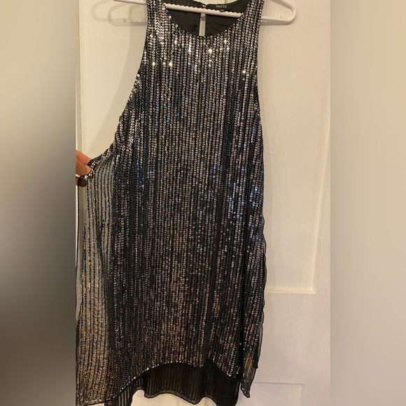 Gorgeous size L Verty sequin dress. - Picture 4 of 6